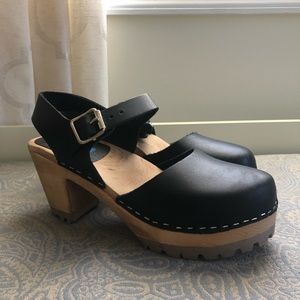 Mia ABBA clog size 8